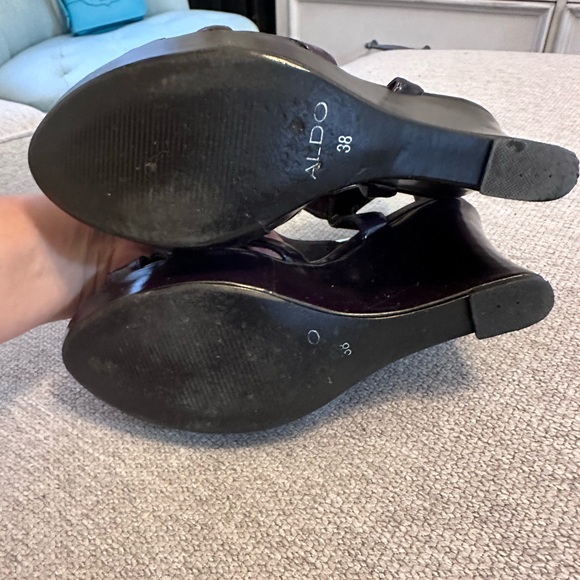 Deep Purple Aldo T-Strap wedges - Picture 8 of 8